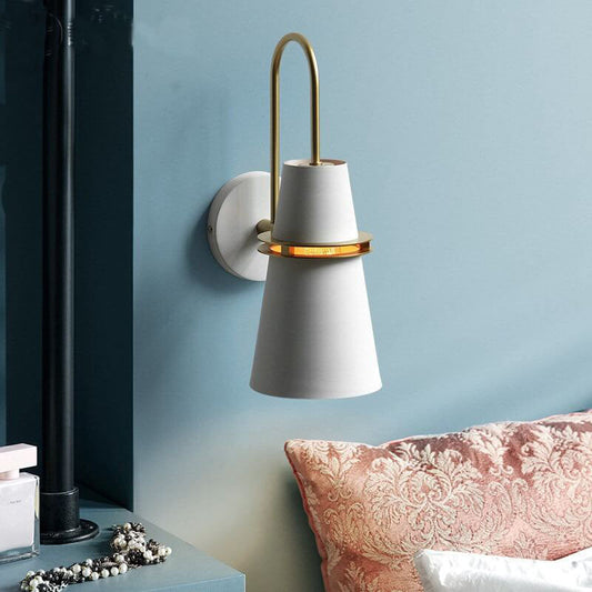 Moderne Scandinavische Hoorn Ijzeren 1-Lichts Wandlamp Voor Slaapkamer