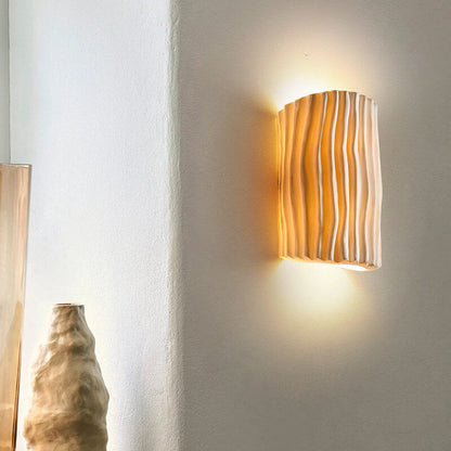 Moderne Scandinavische Golvende Textuur Hars Halve Cirkel 2-lichts Wandlamp Voor Woonkamer