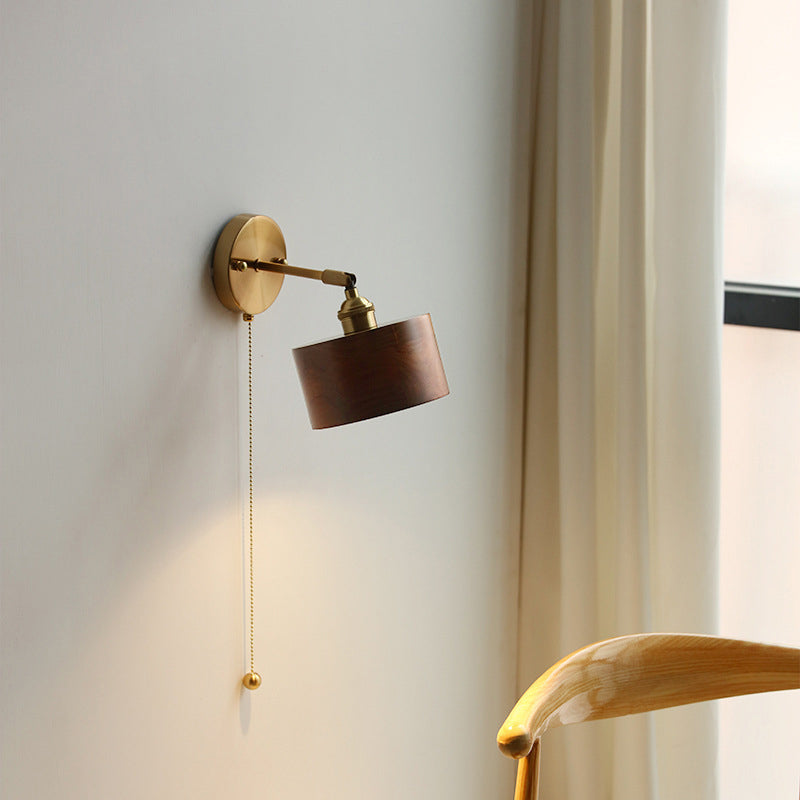 Moderne Scandinavische Ronde Kegelvormige Koperen Houten Wandlamp Met 1 Lichtpunt Voor De Slaapkamer