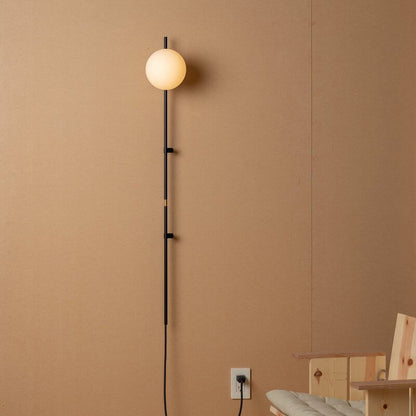 Minimalistische Lange Glazen Bol Met 1 Lichts Wandlamp