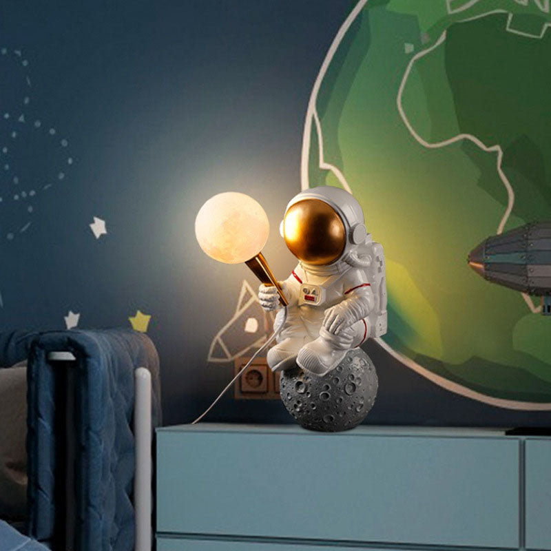 Hedendaagse Creatieve Cartoon Astronaut Hars Abs 1-Lichts Wandlamp Voor Slaapkamer