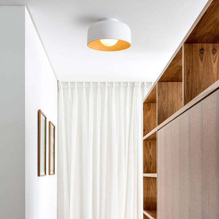 Minimalistische Koepelvormige Plafondlamp Met Houtnerf Van Ijzer, 1-Lichts Semi-Inbouw