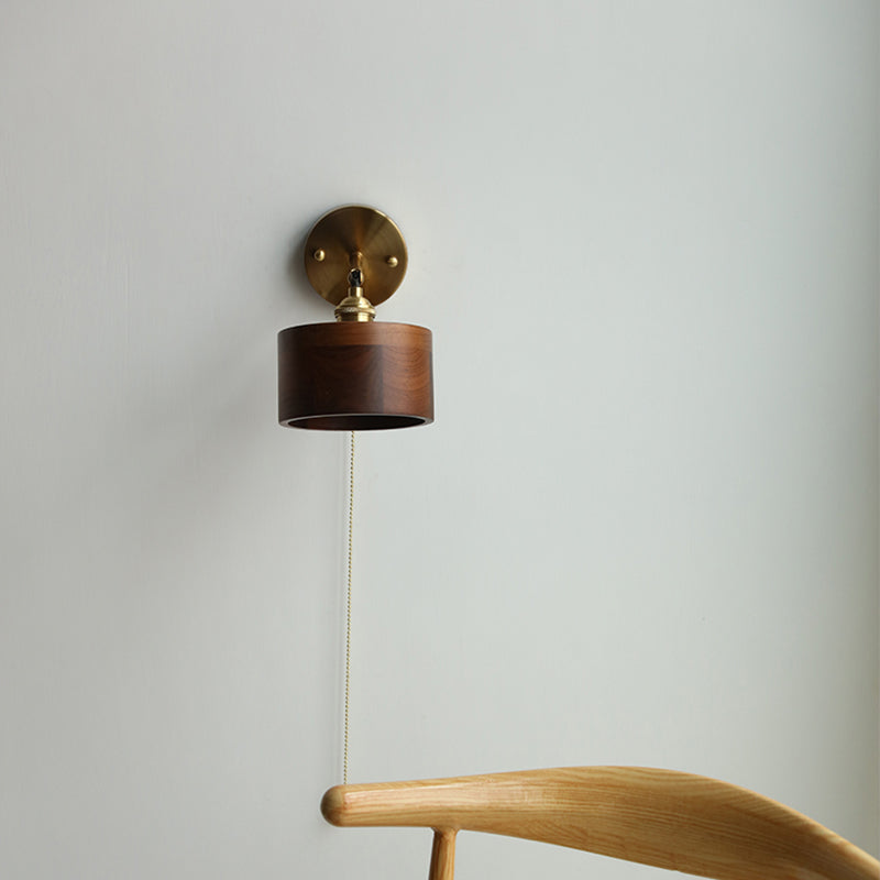 Moderne Scandinavische Ronde Kegelvormige Koperen Houten Wandlamp Met 1 Lichtpunt Voor De Slaapkamer