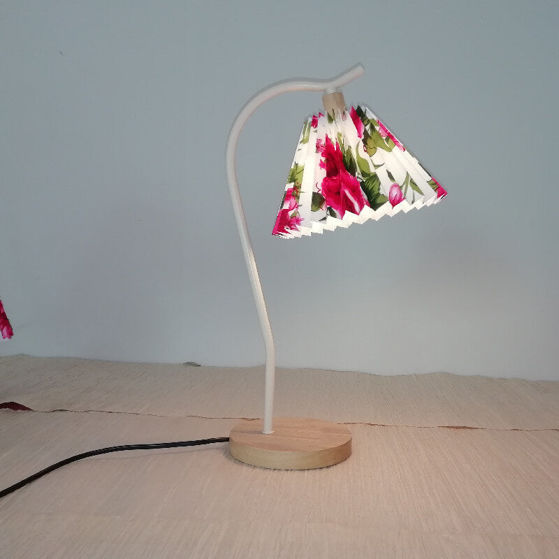 Europese Minimalistische Geplooide Massief Houten Tafellamp Met 1 Lichtpunt