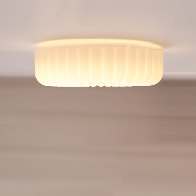 Franse Minimalistische Crèmekleurige Ronde Led Plafondlamp Met Textuur Van Glas