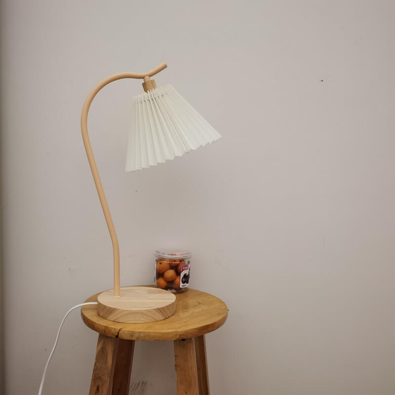 Europese Minimalistische Geplooide Massief Houten Tafellamp Met 1 Lichtpunt