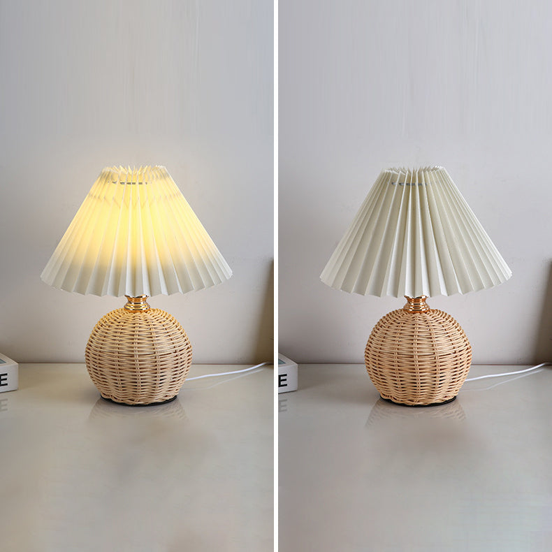 Moderne Scandinavische Rotan Stoffen Geplooide Conische Bol Led Tafellamp Voor Slaapkamer