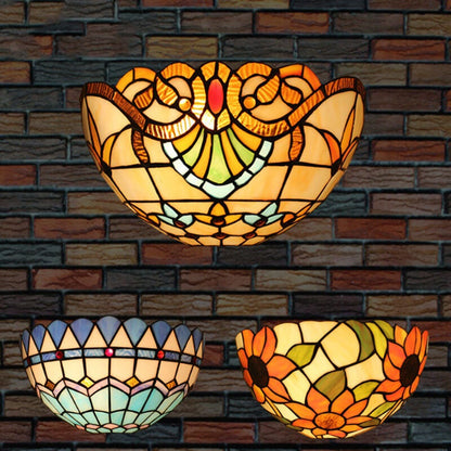 Europese Tiffany Glas-in-lood Komvormige Wandlamp Met 1 Lamp