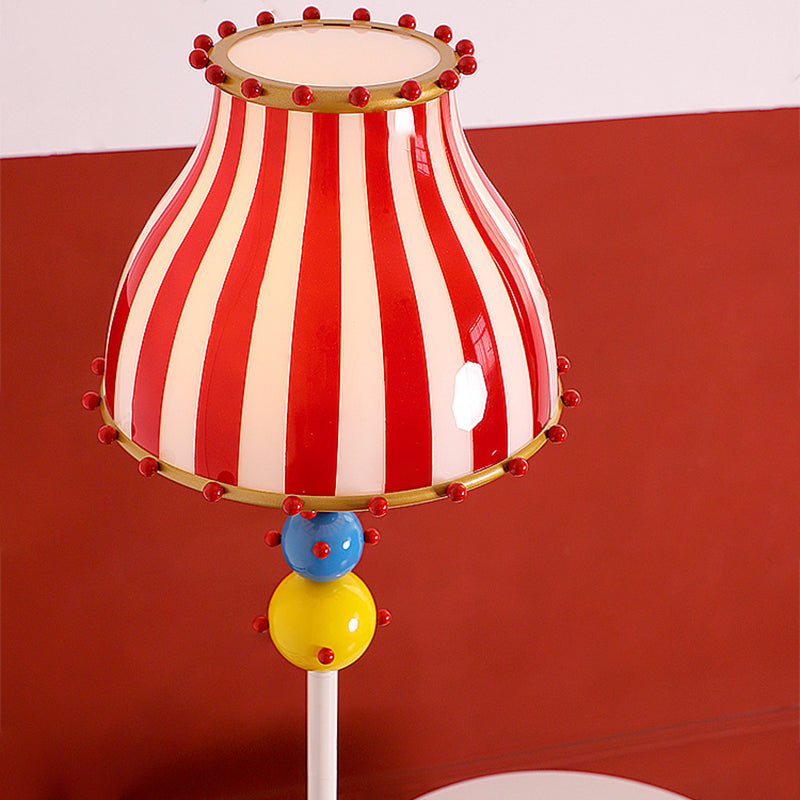 Hedendaagse Creatieve Circus Kleurrijke Ronde Kegel Ijzer Glas 1-Lichts Staande Vloerlamp Voor Woonkamer