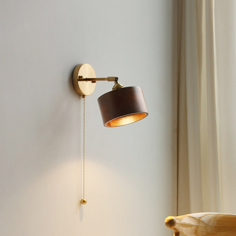 Moderne Scandinavische Ronde Kegelvormige Koperen Houten Wandlamp Met 1 Lichtpunt Voor De Slaapkamer