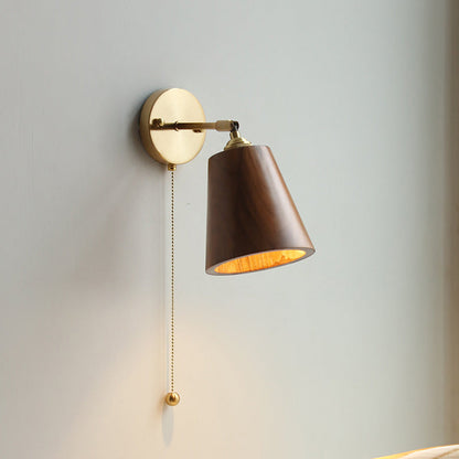 Moderne Scandinavische Ronde Kegelvormige Koperen Houten Wandlamp Met 1 Lichtpunt Voor De Slaapkamer