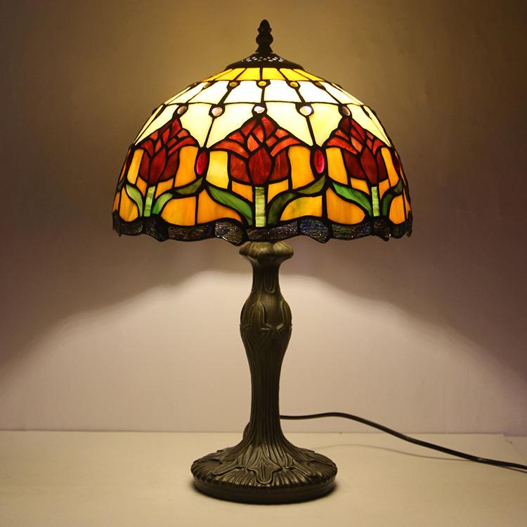 Europese Decoratieve Tiffany Glas-in-lood Tafellamp Met 1 Lichtpunt