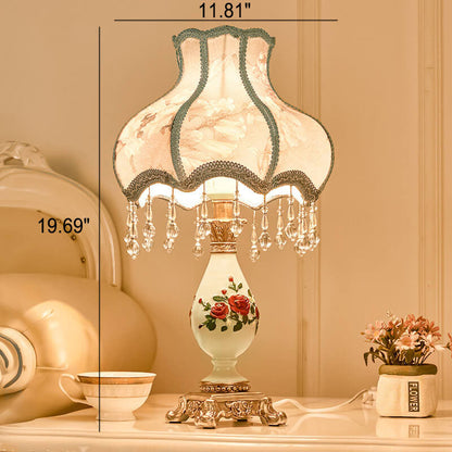 Europese Retro Licht Luxe Snijwerk Hars Stof Legering 1-Lichts Tafellamp