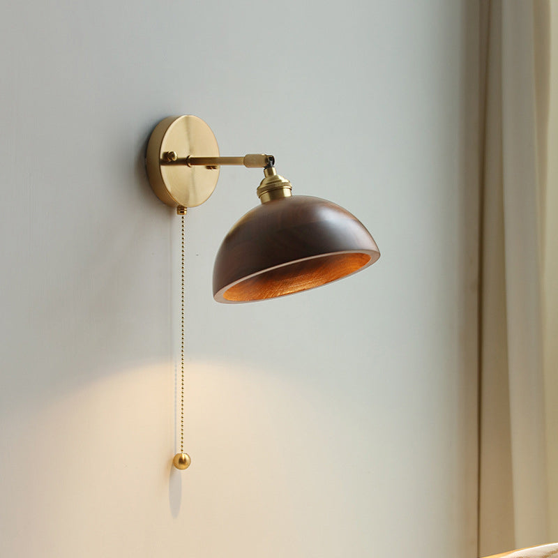 Moderne Scandinavische Ronde Kegelvormige Koperen Houten Wandlamp Met 1 Lichtpunt Voor De Slaapkamer